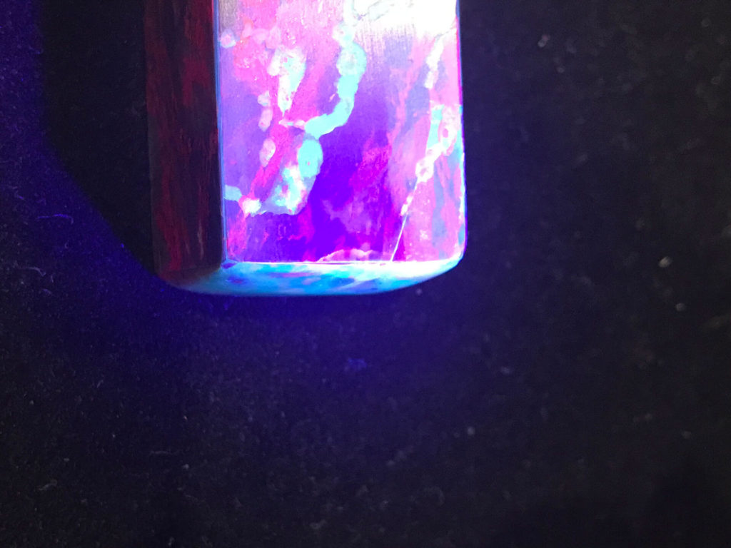 假雞血石-貼皮紫外線-(3)