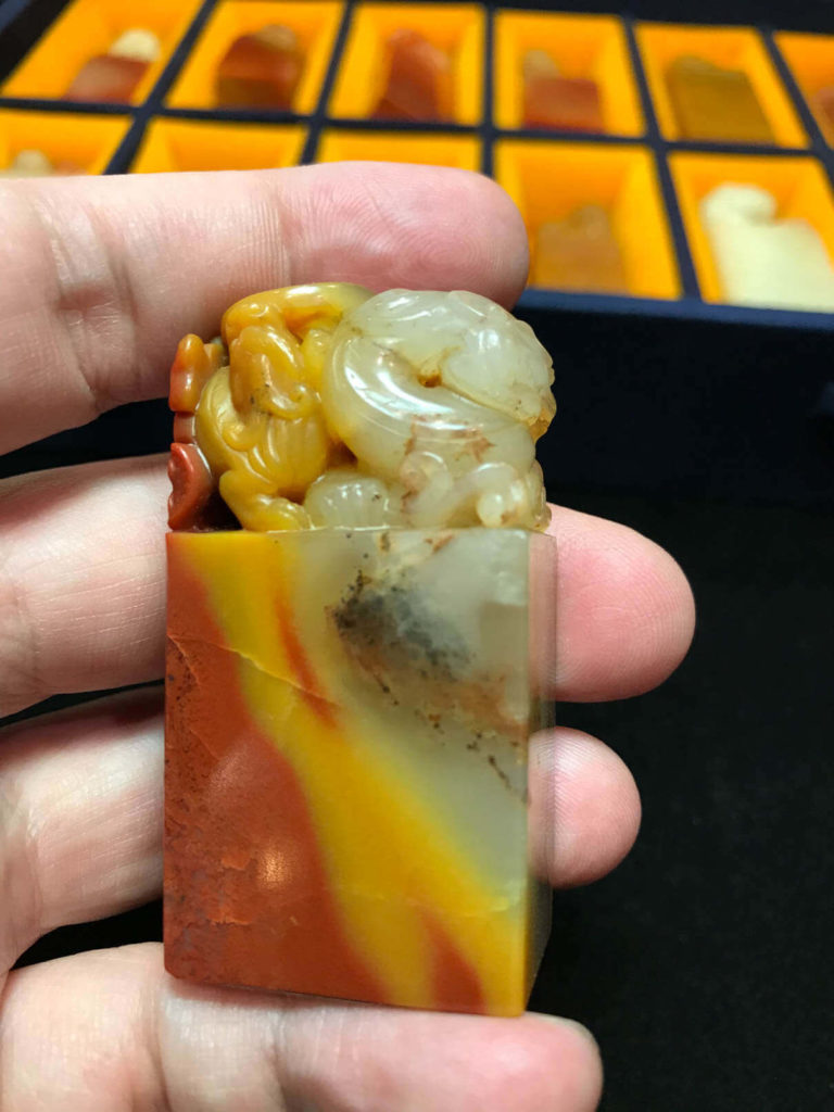 壽山雞母窩石
